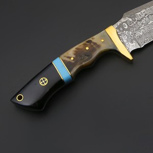 Cuchillo de Caza Personalizado Hecho a Mano de Acero de Damasco de Grado Industrial, Punta Caída, Hoja Recta, Mango de Madera Pakka - Product Image 4