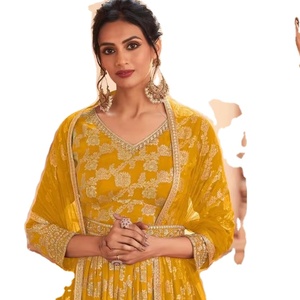 Dola Faux Fur Série Tendance Exclusive Vêtements Modernes pour Fêtes Indiennes et Pakistanaises T-shirts de Haute Qualité - Product Image 1