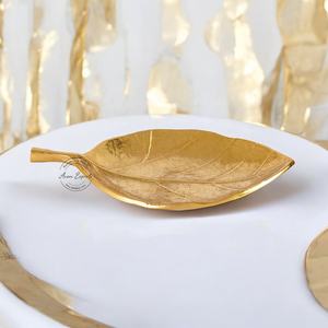 Elegante bandeja decorativa en forma de hoja de oro, elegante centro de mesa de Metal, perfecto para mesa de comedor, uso festivo o decoración del hogar - Product Image 1