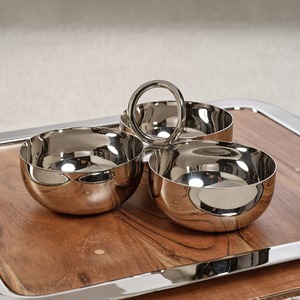 Bol à condiments moderne en métal à 3 compartiments avec anse centrale, idéal pour la décoration de maison de luxe, les bars d'hôtel et les collations - Product Image 3