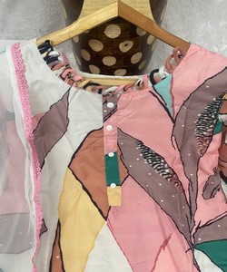 สินค้ามาใหม่ ชุดผ้ามัสลินพิมพ์ลายดิจิทัล เสื้อ+กางเกง+ผ้าคลุมไหล่ ชุดสำหรับงานเทศกาล หรูหรา แห้งเร็ว ราคาขายส่ง เสื้อผ้าสไตล์ชาติพันธุ์ - Product Image 2