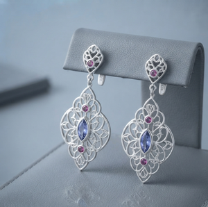 Pendientes Colgantes Vintage de Filigrana Plateada con Cristal de Corte Marquesa y Diseño Floral para Mujer, Ideales para Bodas - Product Image 1
