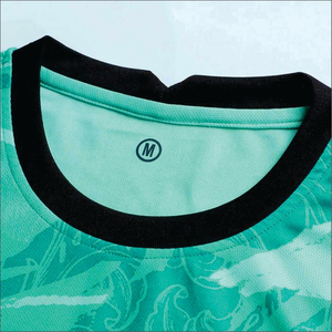 ชุดฟุตบอลโพลีเอสเตอร์ 100% สวมใส่สบาย ระบายอากาศได้ดี พิมพ์ลายแบบรีดร้อน ทรงเข้ารูป รับผลิตตามแบบ OEM พร้อมสกรีนโลโก้  สั่งขั้นต่ำ 2 ชุด สำหรับผู้ใหญ่ - Product Image 3