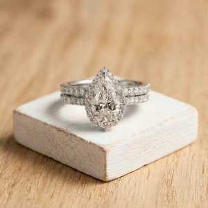 Parure de mariage vintage raffinée avec diamant de laboratoire taille poire et taille brillant rond, diamant solitaire en or massif 10K 14K 18K, pureté E Clarity VVS - Product Image 2