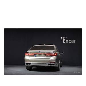 BMW M760Li XDrive V12 Excellence Abril 2021 Serie 7 71,246 km Caja de Cambios Automática Asientos de Cuero Volante a la Izquierda Cámara Trasera - Product Image 4