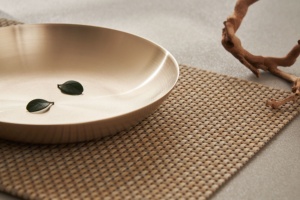 Assiette de accompagnement extra-large coréenne NOTBAN Premium, diamètre 170 mm, bronze, vaisselle en laiton antimicrobienne traditionnelle YUGI, fabriquée à la main - Product Image 5