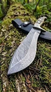 Couteau de chasse en acier Damas, lame à pointe clip, manche en bois de cerf, avec étui en cuir noir, fait main et personnalisé - Product Image 5