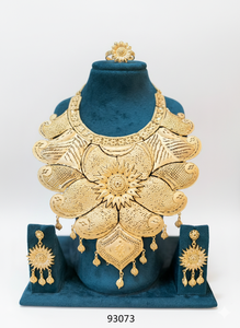 MOLL JEWELLERS - Juego de Collar con Colgante de Filigrana Floral con Circonitas y Oro de 24k, Certificado por Terceros - Product Image 3