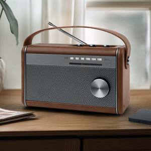 Radio FM Portátil de Estilo Retro, Altavoz Inalámbrico con Icono de Frecuencia Iluminado, Batería Recargable, Salida de 5W, Carcasa de Madera, Pantalla - Product Image 5