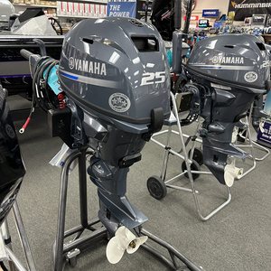 Nouveau moteur hors-bord Yamaha 25 CV 2025 avec poignée de direction et démarrage électrique - Product Image 4