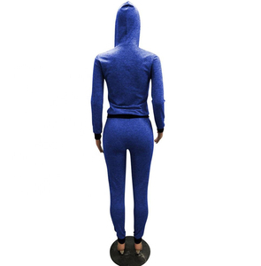 Ensemble de survêtement décontracté 2 pièces pour femme Shaheen Fit à capuche, uni, style streetwear, léger, doux et extensible pour l'entraînement - Product Image 4