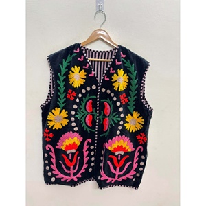 เสื้อกั๊กกำมะหยี่ปักลายซูซานี งานฝีมือวินเทจ คอวี จาอิปุร์ สีดำสนิท ลายดอกทานตะวัน สีทอง สีชมพูดอกกุหลาบ-ลายดอกดาวเรือง 100% - Product Image 6
