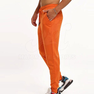 Pantalon de jogging pour homme de qualité export, doté d'un tissu durable, d'une ceinture confortable et d'un design performant et flexible - Product Image 2