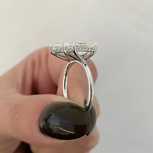 แหวนเพชรทรงรัศมี Pear Radiant Cut เพชรเลี้ยงในห้องปฏิบัติการ รับรองโดย IGI แบบ Toi Et Moi พร้อมวงแหวน Halo ซ่อนอยู่ แพลตตินั่ม สองเม็ด ของขวัญหมั้นสุดหรู - Product Image 3