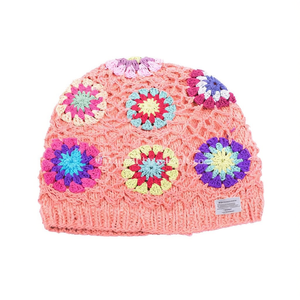 Gorros de lana con diseño floral para tejer - Product Image 2