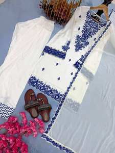 Ensemble prêt-à-porter BLOSSOM FABRIC pour femme, style indien-pakistanais moderne, en soie Chinon, avec broderies lourdes, composé d'un haut, d'un pantalon et d'un dupatta. - Product Image 6