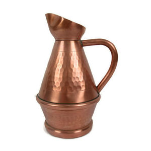 เหยือกน้ำทองแดงวินเทจคลาสสิก เหมาะสำหรับโต๊ะอาหารในร้านอาหารและการเสิร์ฟในห้องพัก  งานฝีมือจากอินเดีย - Product Image 1