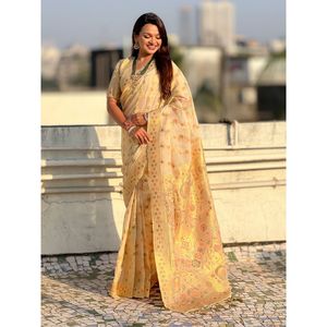 Sari de Seda Kora Premium Leheriya Meenakari Zari Tejido con Pallu de Estampado Floral Elegante y Blusa de Brocado - Product Image 4