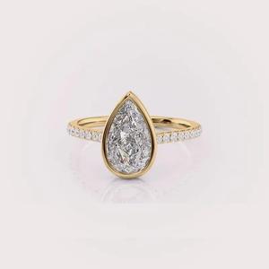 Bague de luxe pour femme en or blanc/rose/jaune 9 carats plaqué rhodium avec diamant de laboratoire taille poire et sertissage clos, avec bande pavée - Product Image 1