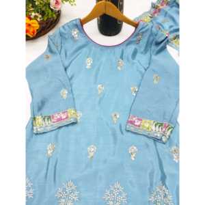 Hermoso conjunto de traje de Chinon de color cielo para mujer con secuencia bordada Pent y Dupatta Talla S - Product Image 2