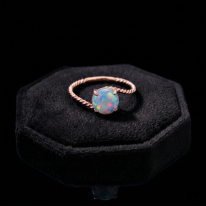 Bague solitaire classique chrétienne en opale en argent sterling 925, avec bande torsadée et sertissage à griffes, plaquée or rose, bijou cadeau - Product Image 1