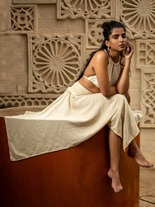 Top corto halter de algodón Khadi hecho a mano, estilo occidental, indio, bohemio, étnico y sostenible. - Product Image 1