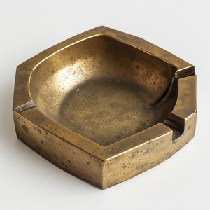 Octagonal Metal Cigar Ashtray Classic Design Durable Finish for Smoking Accessories - Product Image 5