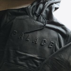 Sudadera con capucha con estampado de letras en relieve 3D de invierno para hombre con cuello encapuchado Técnicas teñidas lisas - Product Image 5