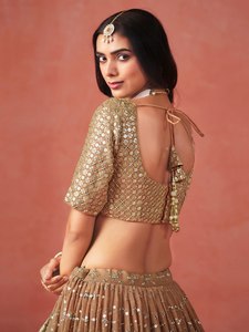 Lehenga Choli de Chifón Verde Oliva Bordado con Estampado Floral, Cuello en V, Manga Tres Cuartos, Largo hasta el Suelo, Silueta en A, Sin Espalda - Product Image 3