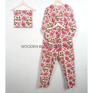 Conjunto de Pijama Unisex de Manga Larga con Cuello en V 100% Algodón para Mujer, Estampado Digital, Suave, para Otoño, Primavera y Varias Estaciones - Product Image 2