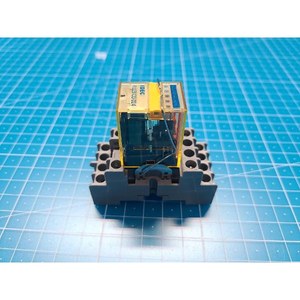 IDEC RU2S RU2S-CD-D24 Usado como está, piezas de equipos semiconductores antiguos - Product Image 3