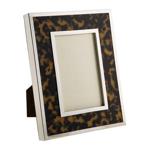 Handcrafted <b>Vintage</b> Design Rectangular Wooden <b>Frames</b> With Sticker Print Of Cubes in Red Color For Home Hotel And Restaurant - Product Image 2