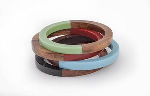 Brazalete de Resina Hecho a Mano, Forma Redonda, Multicolor, Joyería Artesanal, Accesorio de Moda, Artículo Coleccionable - Product Image 6