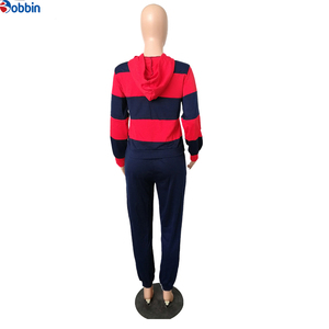 Conjunto deportivo de 2 piezas a rayas personalizado para mujer, chándal con capucha, pantalones deportivos de manga larga, conjunto de ropa deportiva de 2 piezas con sudadera con capucha - Product Image 3