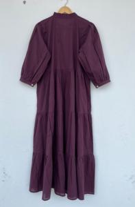 Vestido largo de algodón morado ciruela para mujer, con mangas abullonadas 3/4, cuello con lazo, botones frontales, diseño escalonado en línea A, estilo vintage bohemio para verano. - Product Image 5