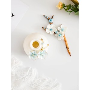 Minimalist Modern Eco-Friendly Decor 4-8 Inches Glazed <b>Ceramic</b> <b>Vase</b> White Porcelain Tabletop <b>Vase</b> Blue Floral Design Anti-Slip - Product Image 6
