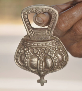 Vintage Brass Embossed Handcrafted Crown Shape Bottle Opener <b>Engraved</b> Royal Design Decorative Metal Bar <b>Tool</b> - Product Image 3