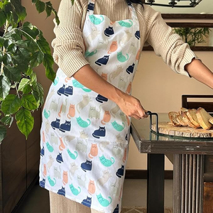 Tablier en coton durable et respirant, personnalisable avec nom ou logo, idéal pour la cuisine et les barbecues en plein air - Product Image 2
