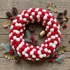 Guirlande de Noël en feutre de laine rouge et blanc faite à la main, non toxique, sans danger pour les enfants, avec pompons, pour la décoration de la maison et les fêtes - Product Image 6