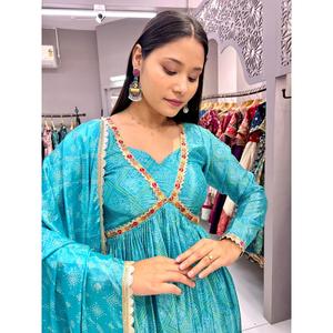 DESIGNER CHINON BRODERIE DENTELLE TRAVAIL ALIA CUT ROBE BAS AVEC DUPATTA SKY - Product Image 5