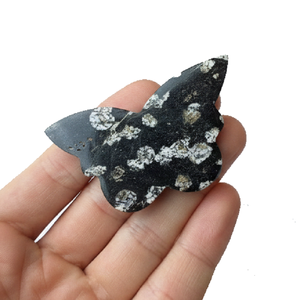 Vente en gros d'ailes de papillon en obsidienne flocon de neige naturelle, sculpture en cristal, pierre énergétique, spécimen minéral de guérison, décoration pour la maison et le bureau - Product Image 4