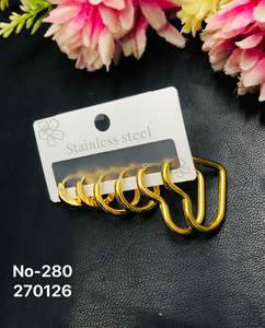 Pendientes Huggie de Acero Inoxidable Chapados en Oro Personalizados, Geométricos, Modernos, Antideslustre, Hipoalergénicos para Mujer, Joyería de Moda para Fiestas - Product Image 3