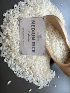 Arroz Calrose Vietnamita Premium de Grano Mediano para Sushi – Arroz Suave, Esponjoso y Pegajoso para Servicios de Alimentos en el Mercado del Caribe y las Islas del Pacífico - Product Image 4