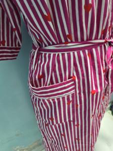 ชุดคลุมกิโมโนผ้าฝ้ายพิมพ์ลายหัวใจสีชมพู ชุดคลุมอาบน้ำกิโมโนผ้าฝ้ายอินเดีย ชุดคลุมยาวสำหรับผู้หญิงใส่ในฤดูร้อน ชุดคลุมสำหรับเพื่อนเจ้าสาว - Product Image 5