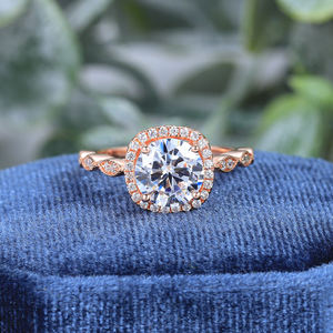 แหวนหมั้นเพชรทรงบริลเลียนต์ AMBER JEWELS สีโรสโกลด์ สำหรับทั้งชายและหญิง ดีไซน์คลาสสิก ตัวเรือนทองคำแท้ 18K ชุบโรเดียม - Product Image 1
