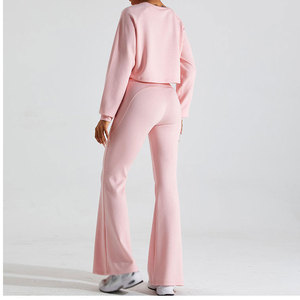 Conjuntos deportivos acampanados de estilo urbano para mujer, ideales para el uso diario, moda urbana y atuendos de corte relajado. - Product Image 2