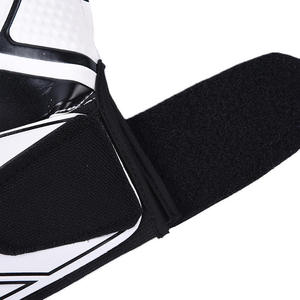 Football Goalkeeper Gloves Wrist Length Full Finger Non-Slip Breathable Adjustable Wrist <b>Strap</b> Pull-On Closure Unisex Sports PU - Product Image 5