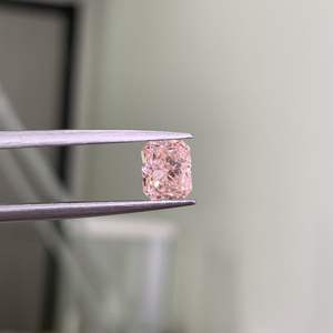 Diamants en vrac certifiés IGI, taille Radiant, 1,33 ct/1,35 ct, clarté VVS, diamants roses fantaisie cultivés en laboratoire CVD, vente en gros pour bijoux - Product Image 1