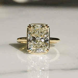 Elegant Radiant Cut Diamond Engagement <b>Ring</b> In Yellow Gold <b>Solitaire</b> Setting - Product Image 1