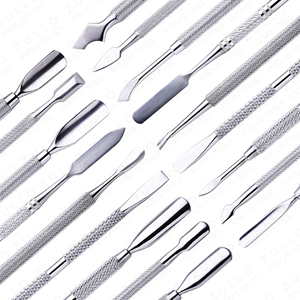 Ensemble d'outils de soin des ongles en argent de qualité supérieure avec pousse-cuticules et instruments de nettoyage pour manucure et pédicure professionnelle - Product Image 5